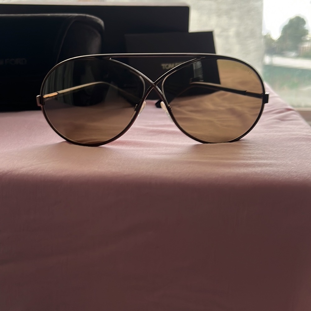 Authentic Tom Ford Sunglasses 😎 - Picture 8 of 11